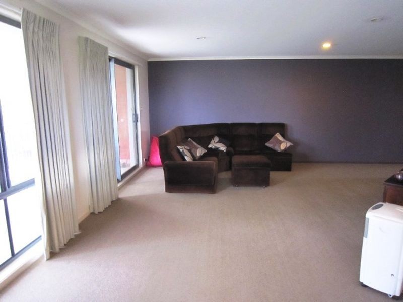 3/2 Tauss Place, Bruce ACT 2617