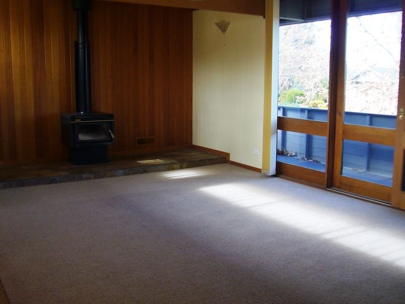 32 Osburn Drive, Macgregor ACT 2615