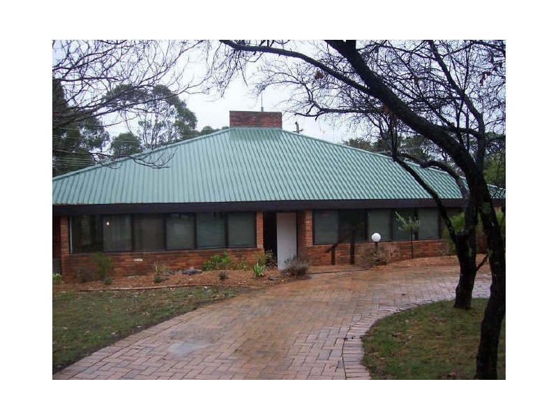 8 Moss Street, Cook ACT 2614