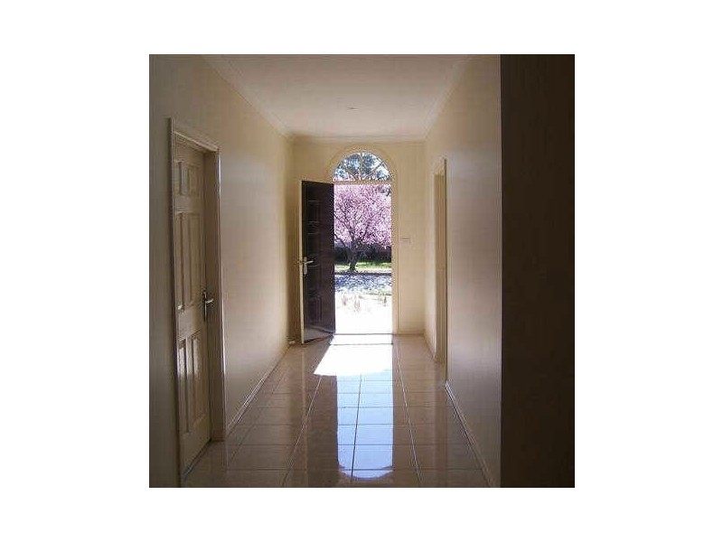 7 Bega Place, Narrabundah ACT 2604