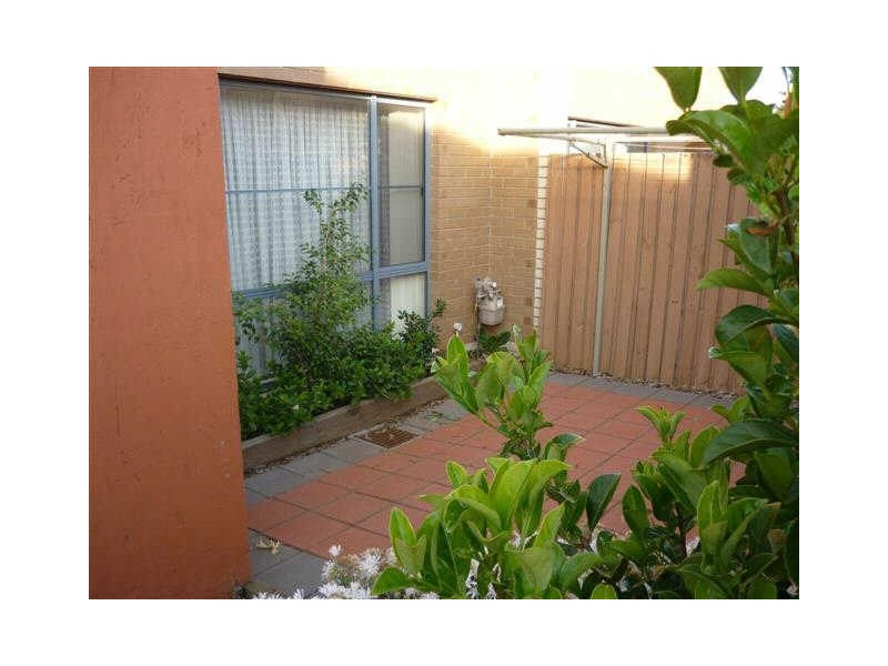 10/15 Wanliss Street, Latham ACT 2615