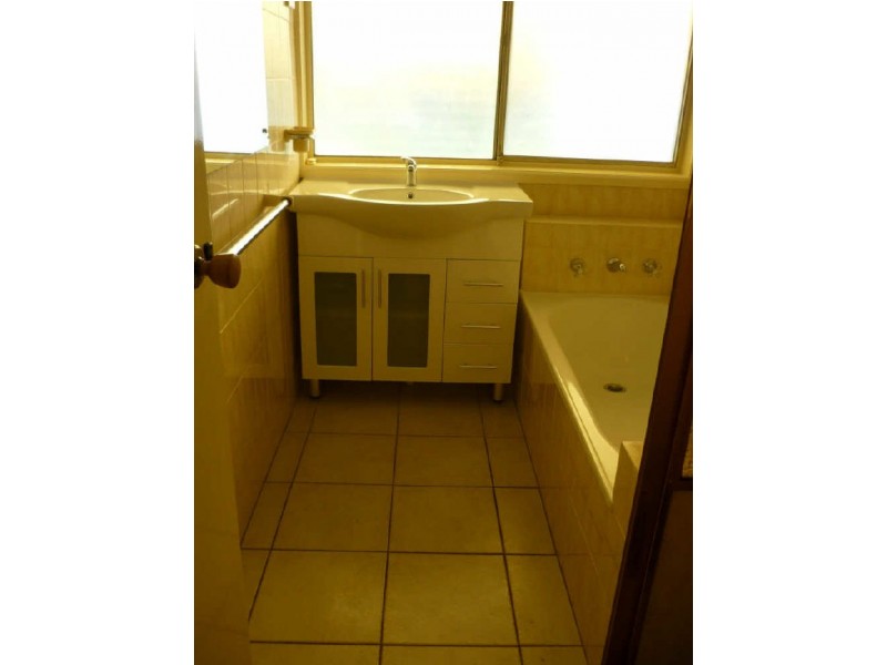 16 Homburg Street, Latham ACT 2615