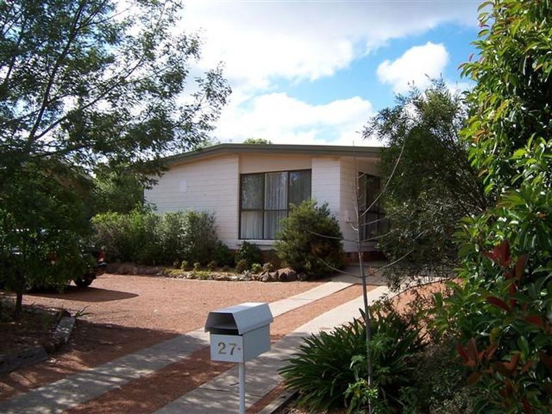 27 Castieau Street, Higgins ACT 2615