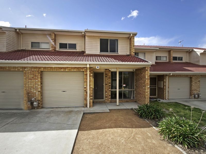 6 Yuranigh Court, Ngunnawal ACT 2913