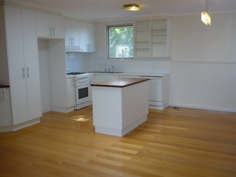 4 Scoble Place, Mawson ACT 2607
