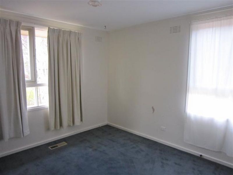 4 Scoble Place, Mawson ACT 2607