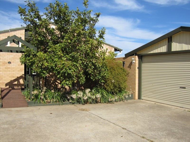 8 Warland Place, Charnwood ACT 2615