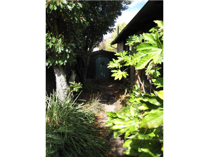 8 Warland Place, Charnwood ACT 2615