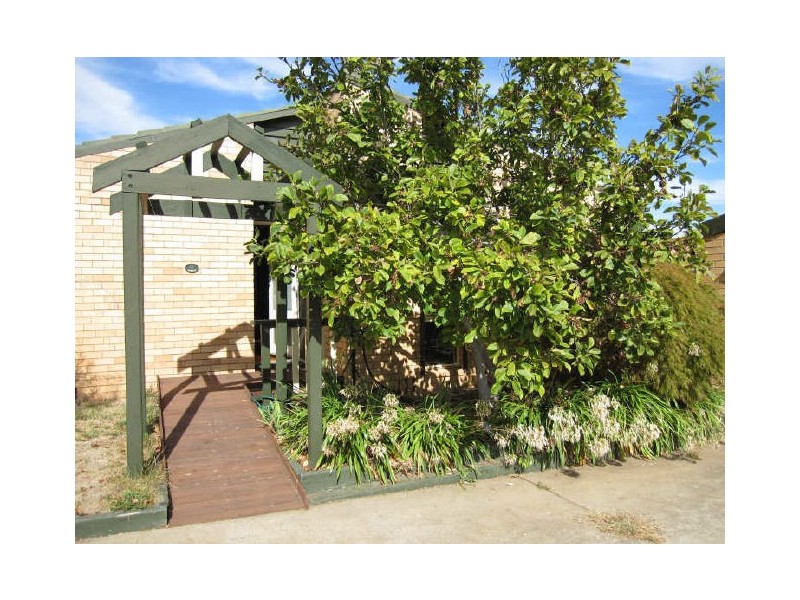 8 Warland Place, Charnwood ACT 2615