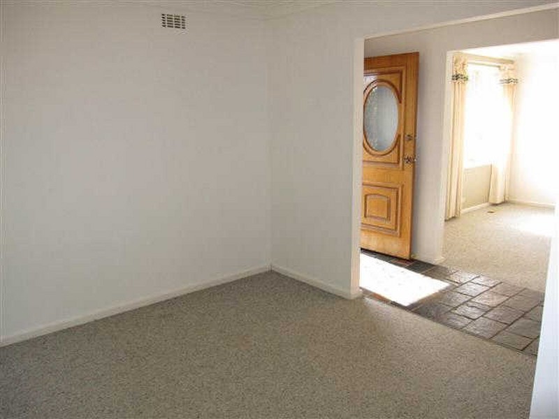 17 Maclaurin Crescent, Chifley ACT 2606