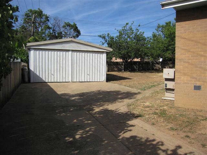 17 Maclaurin Crescent, Chifley ACT 2606