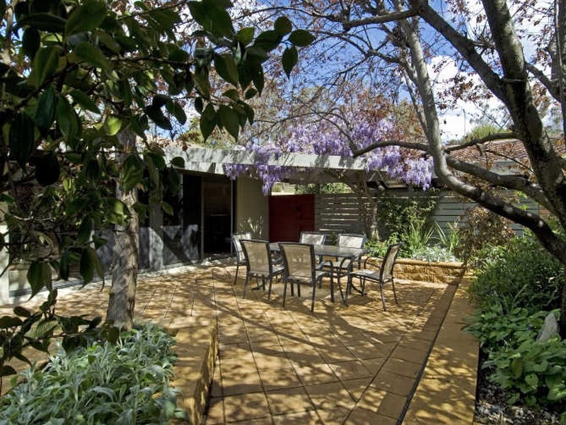 20 Oakes Street, Cook ACT 2614
