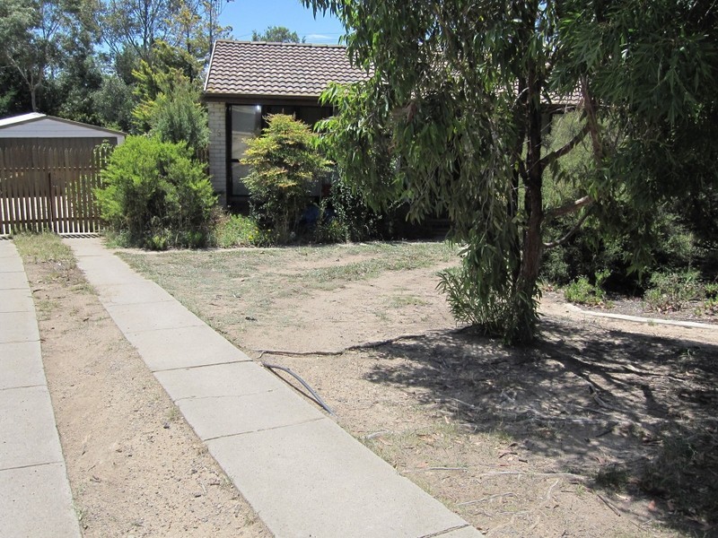 19 Sommerville Crescent, Spence ACT 2615