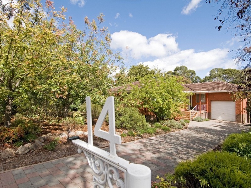 14 Moss Street, Cook ACT 2614