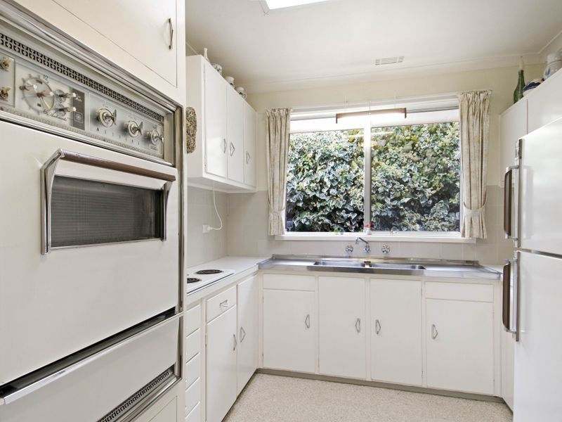 14 Moss Street, Cook ACT 2614