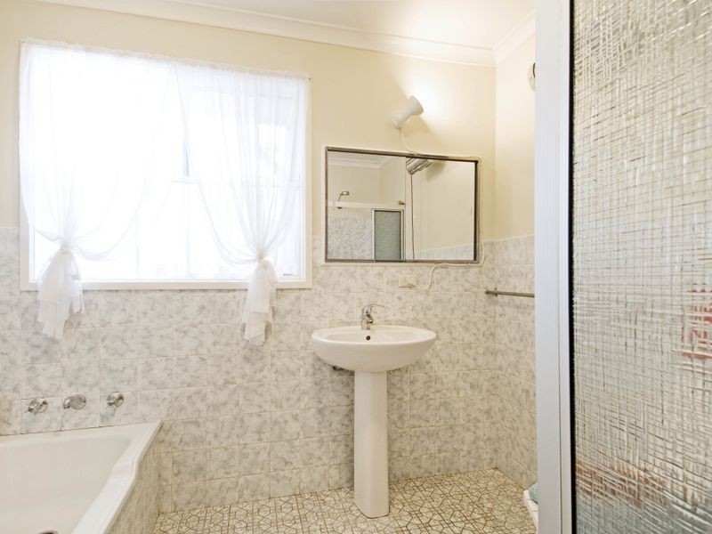14 Moss Street, Cook ACT 2614