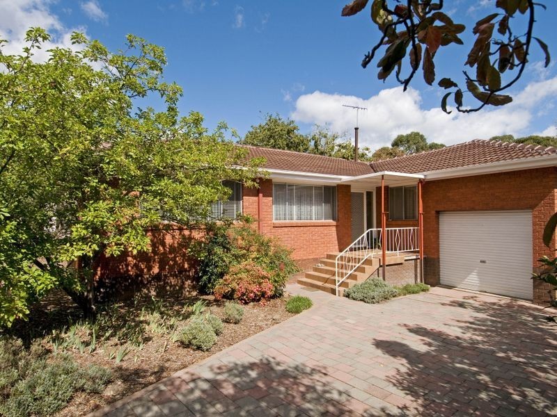 14 Moss Street, Cook ACT 2614