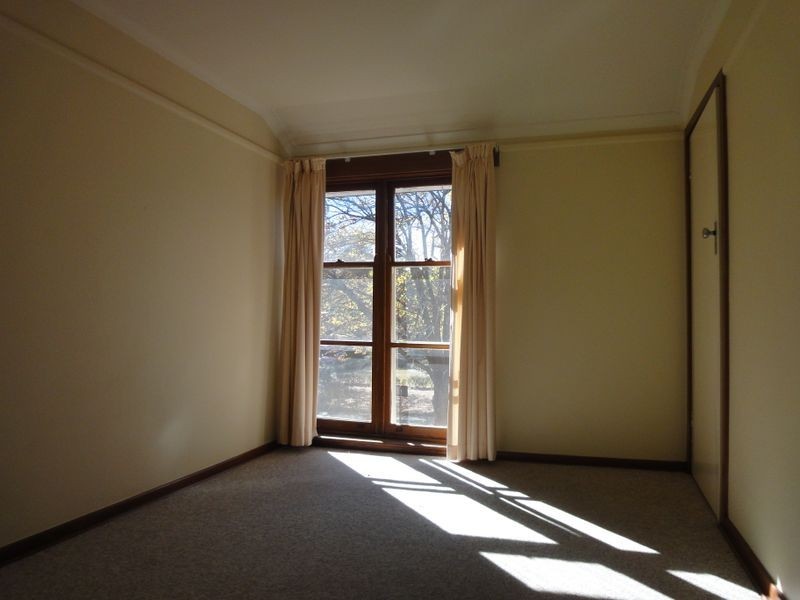 27 Booroondara Street, Reid ACT 2612