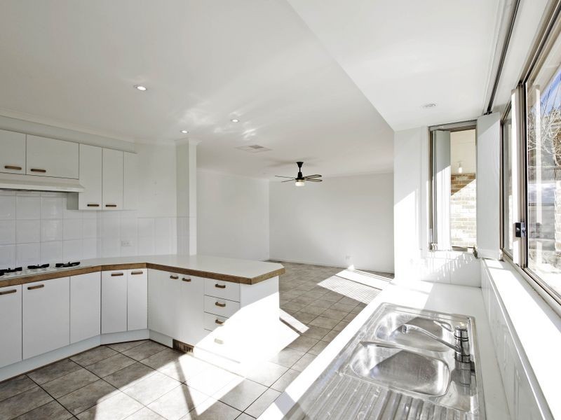 4 Sharman Place, Gordon ACT 2906