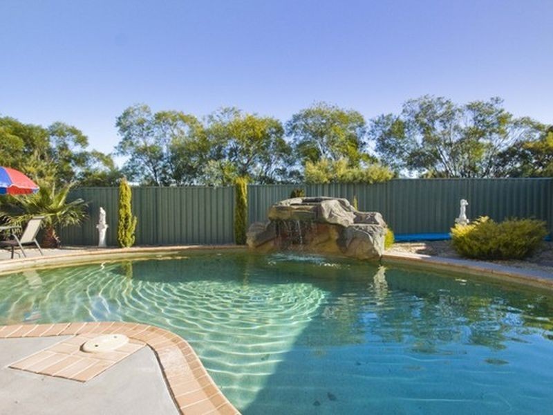 37 Macedon Crescent, Palmerston ACT 2913