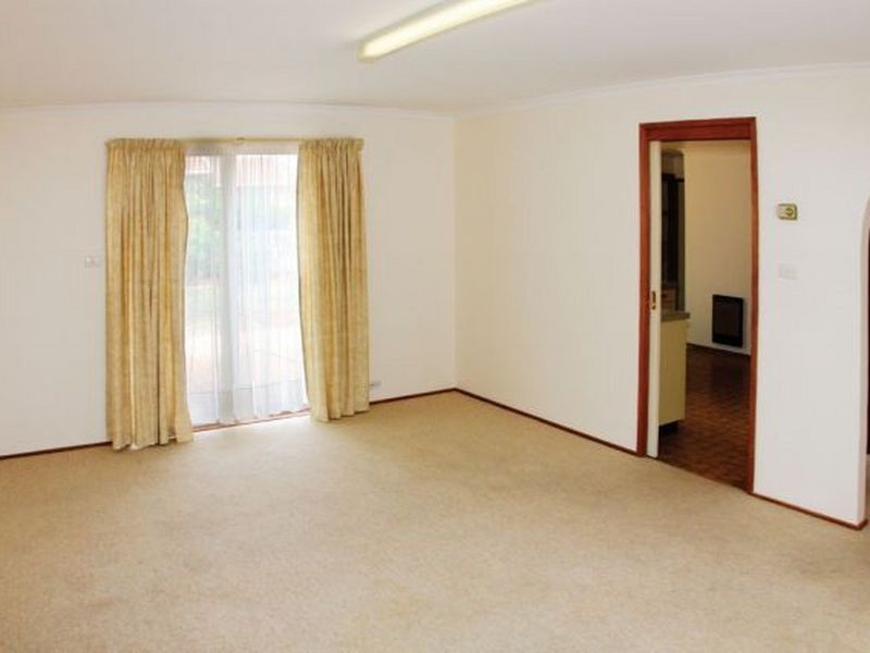 21 Bussau Close, Wanniassa ACT 2903