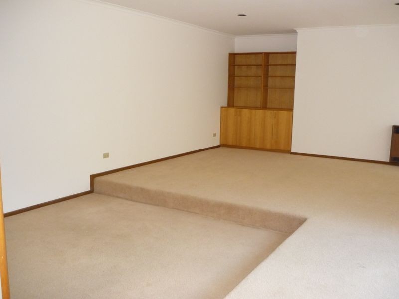 8 Fielder Place, Florey ACT 2615