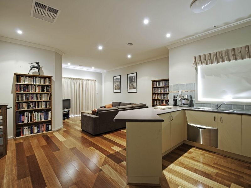 10 Lind Close, Fraser ACT 2615