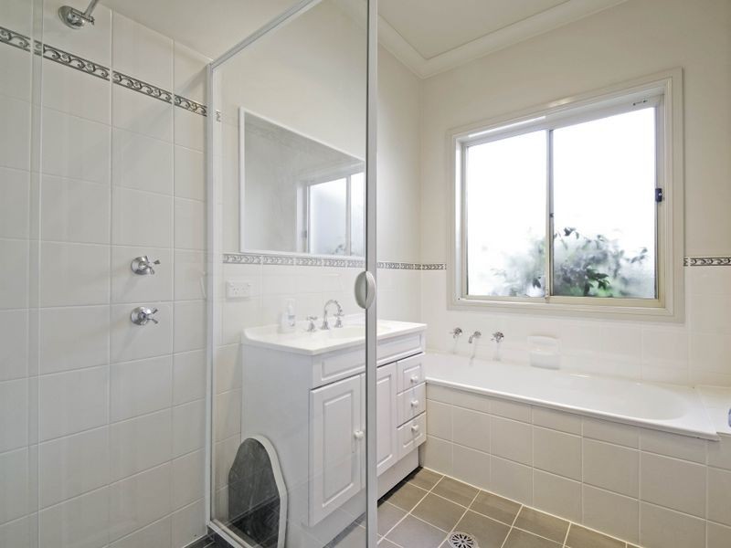 10 Lind Close, Fraser ACT 2615