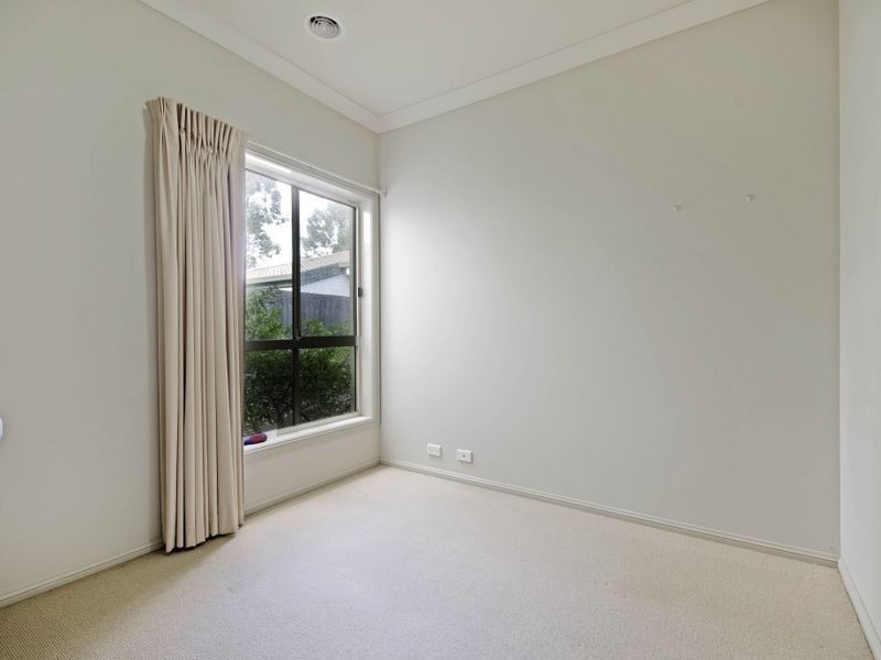 10 Lind Close, Fraser ACT 2615