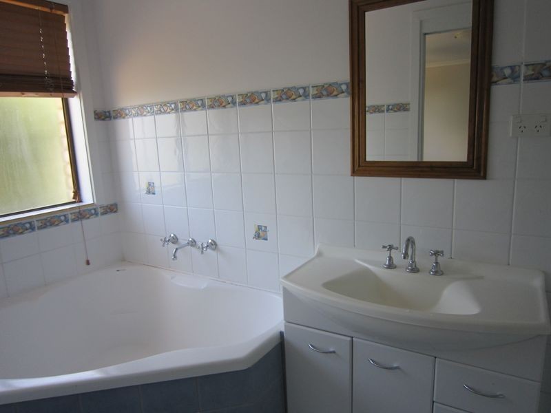 12 Barrett Street, Macgregor ACT 2615