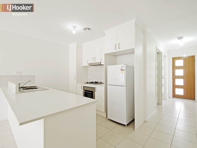 2/2 Neil Currie Street, Casey ACT 2913