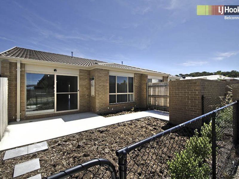 2/2 Neil Currie Street, Casey ACT 2913