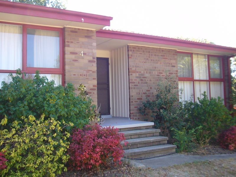4 Scoble Place, Mawson ACT 2607