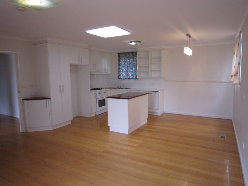 4 Scoble Place, Mawson ACT 2607