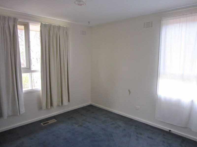 4 Scoble Place, Mawson ACT 2607