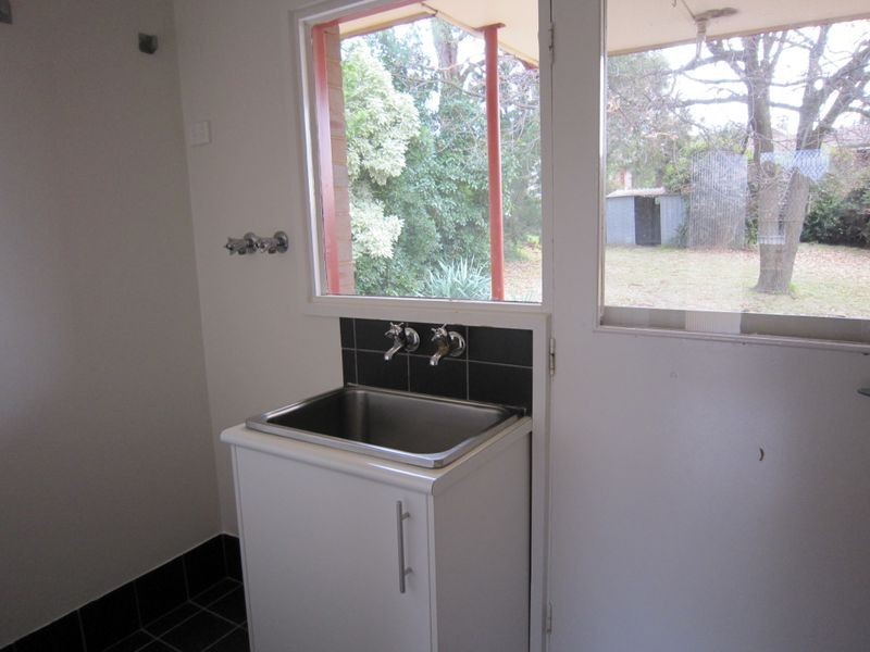 4 Scoble Place, Mawson ACT 2607