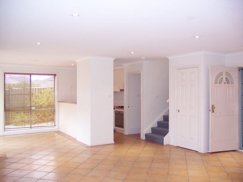 16/3-5 Colmer Circuit, Bruce ACT 2617