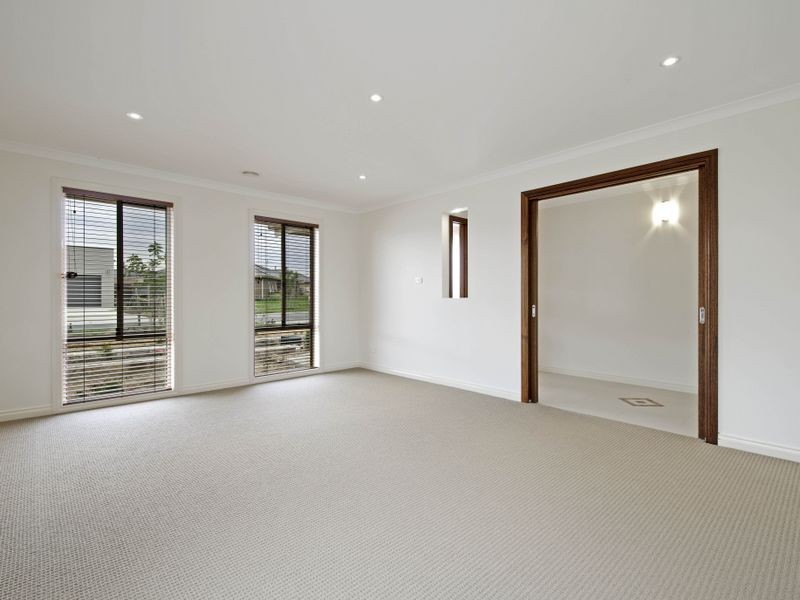 11 DeMole Street, Dunlop ACT 2615