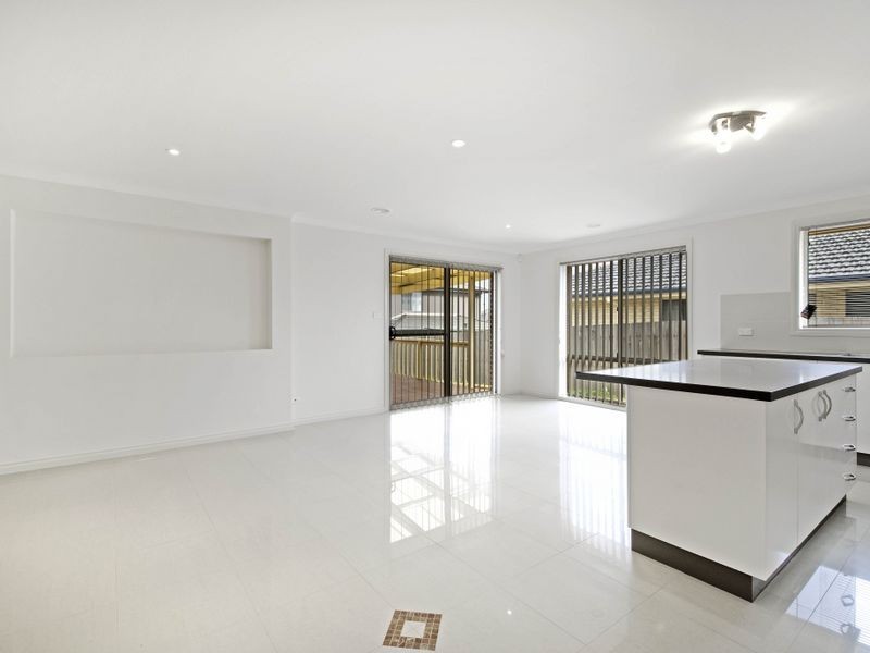 11 DeMole Street, Dunlop ACT 2615