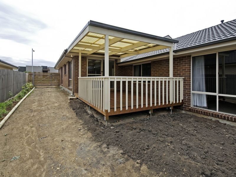 11 DeMole Street, Dunlop ACT 2615