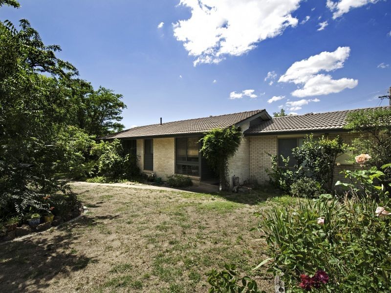 33 Spica Street, Giralang ACT 2617