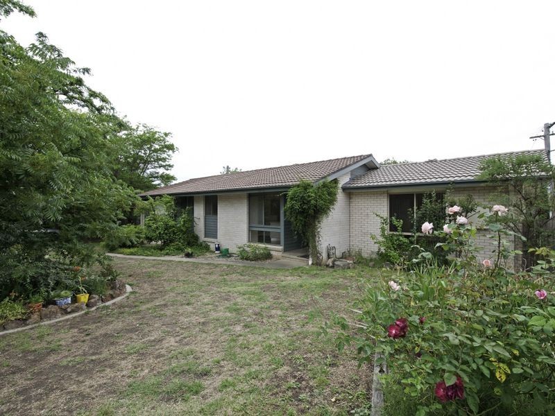 33 Spica Street, Giralang ACT 2617