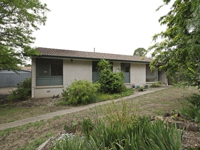 33 Spica Street, Giralang ACT 2617