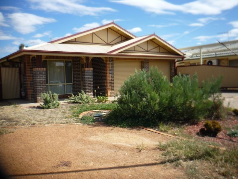 12 Thornhill Crescent, Dunlop ACT 2615