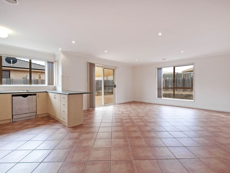 30 Coolgardie Street, Dunlop ACT 2615