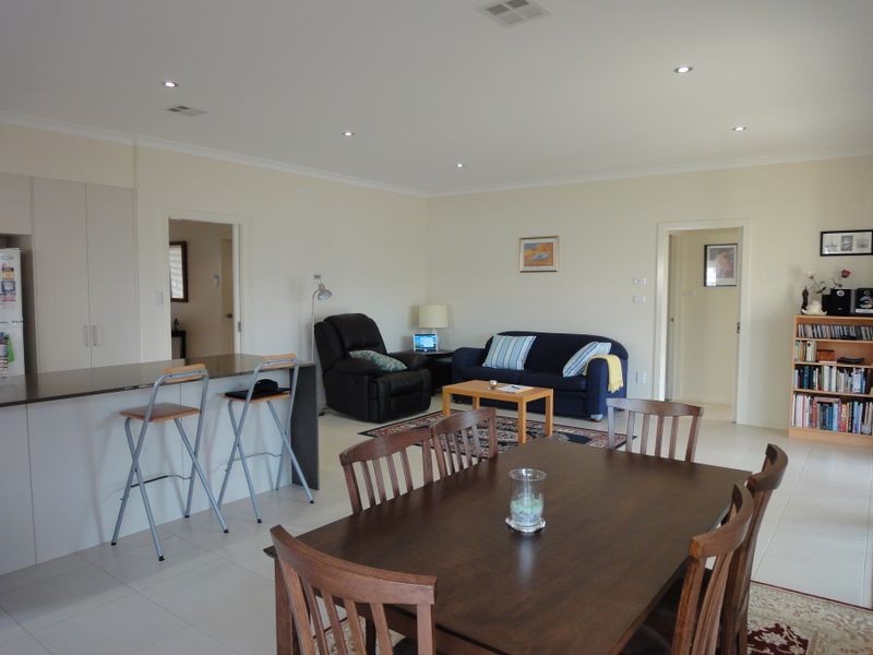33 Nullarbor Avenue, Franklin ACT 2913
