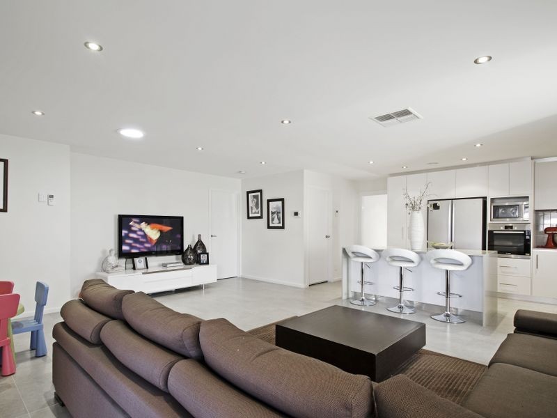 14 Dickins Street, Forde ACT 2914