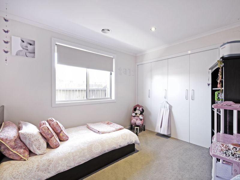 14 Dickins Street, Forde ACT 2914