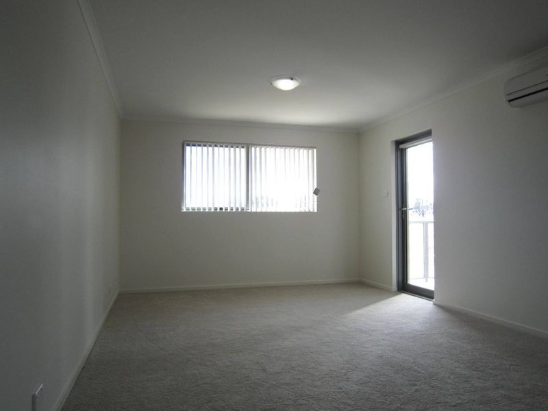 4/75 Elizabeth Jolley Street, Franklin ACT 2913