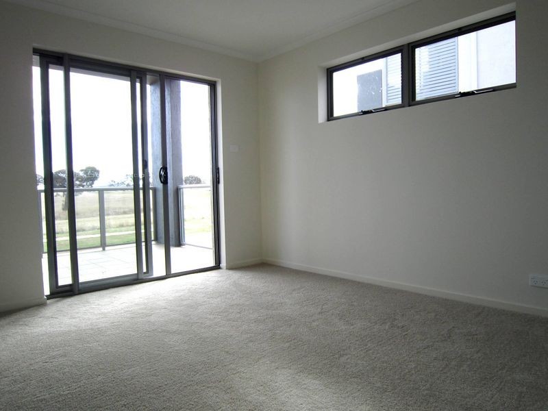 4/75 Elizabeth Jolley Street, Franklin ACT 2913